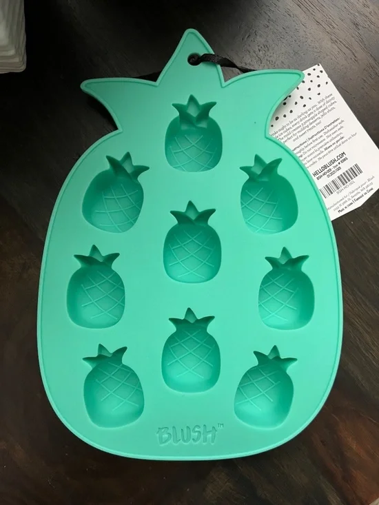 BLUSH Silicone Mold Pineapple Ice Cube Tray Shapes NWT - Picture 2 of 6